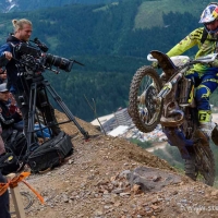 Erzbergrodeo 2017: Wade Young (Südafrika, Sherco) sorgt bei den Kollegen von der Presse kurzfristig für Schnappatmung